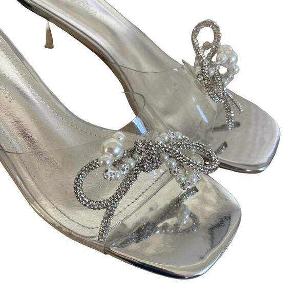 Y2K VTG. SILVER PEARL RHINESTONE CLEAR KITTEN HEEL SANDALS SZ. 9  WILD DIVA - Picture 4 of 8